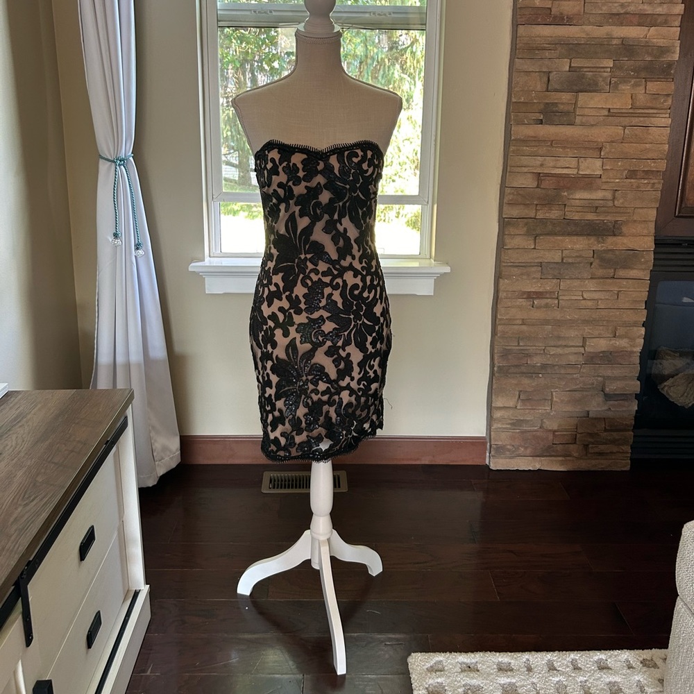 Beautiful & Sexy Black Sequined Mini Dress From Va Va Voom-Size L🌹